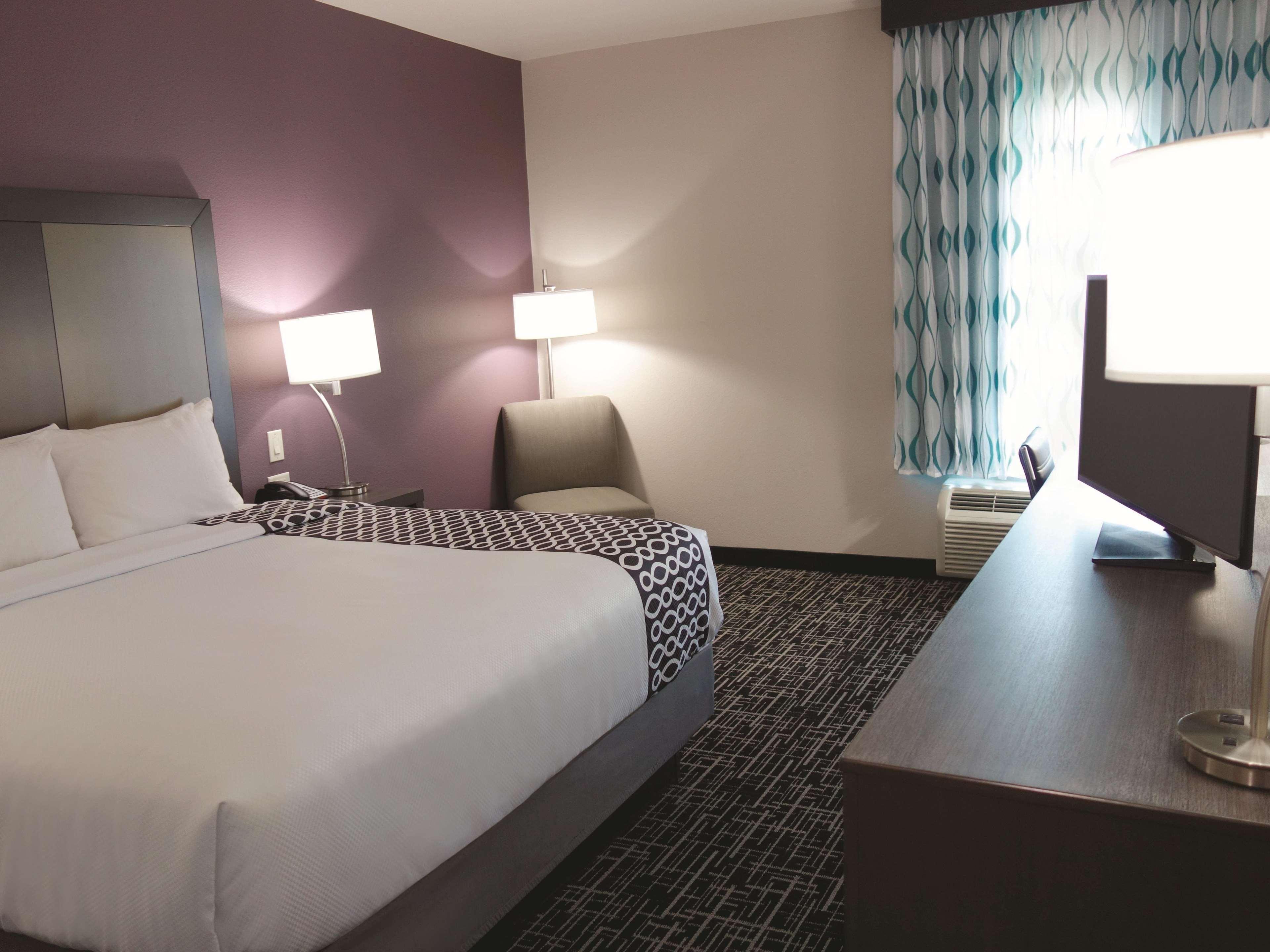 La Quinta By Wyndham Pampa Hotel Buitenkant foto