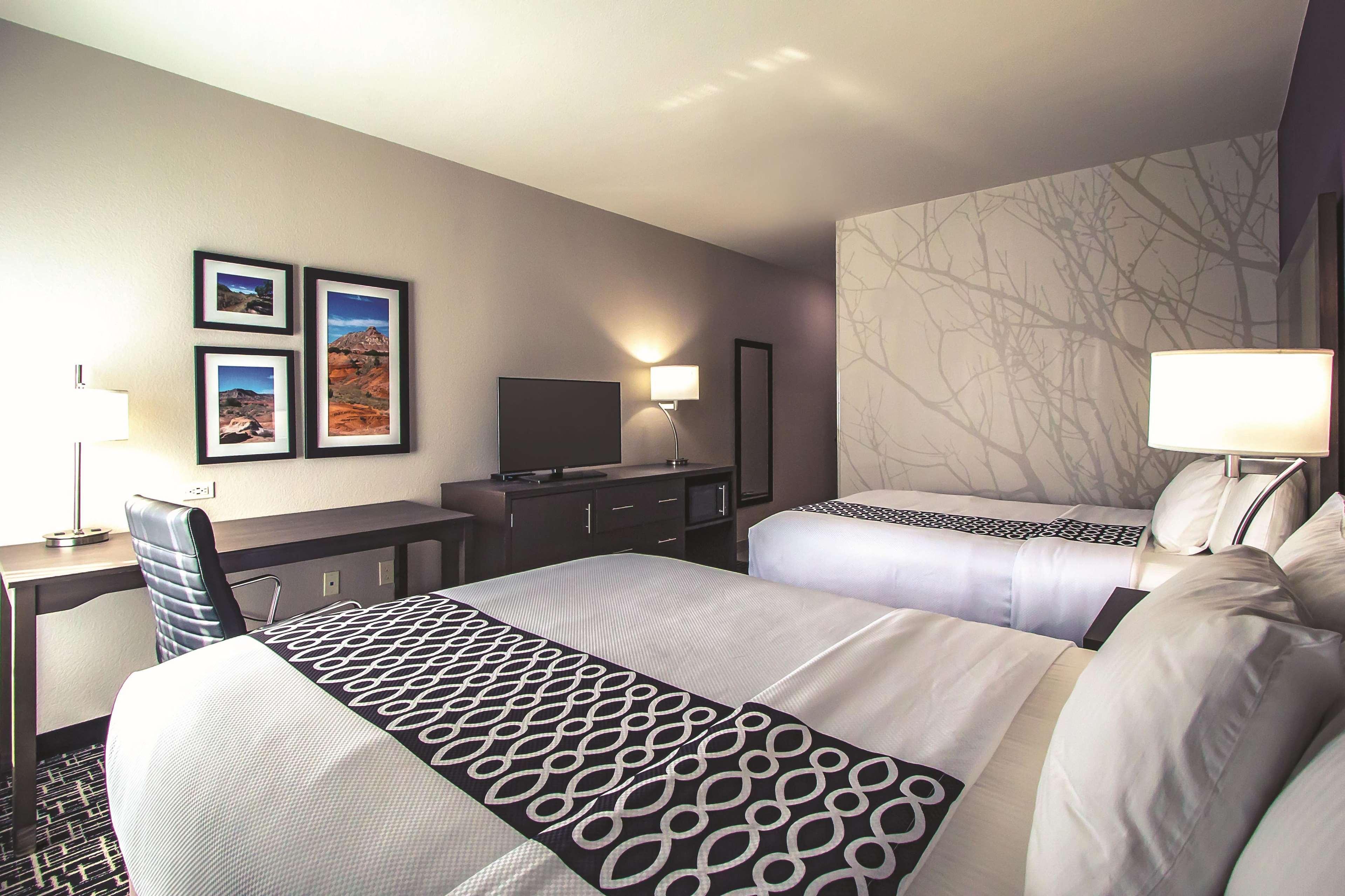 La Quinta By Wyndham Pampa Hotel Buitenkant foto