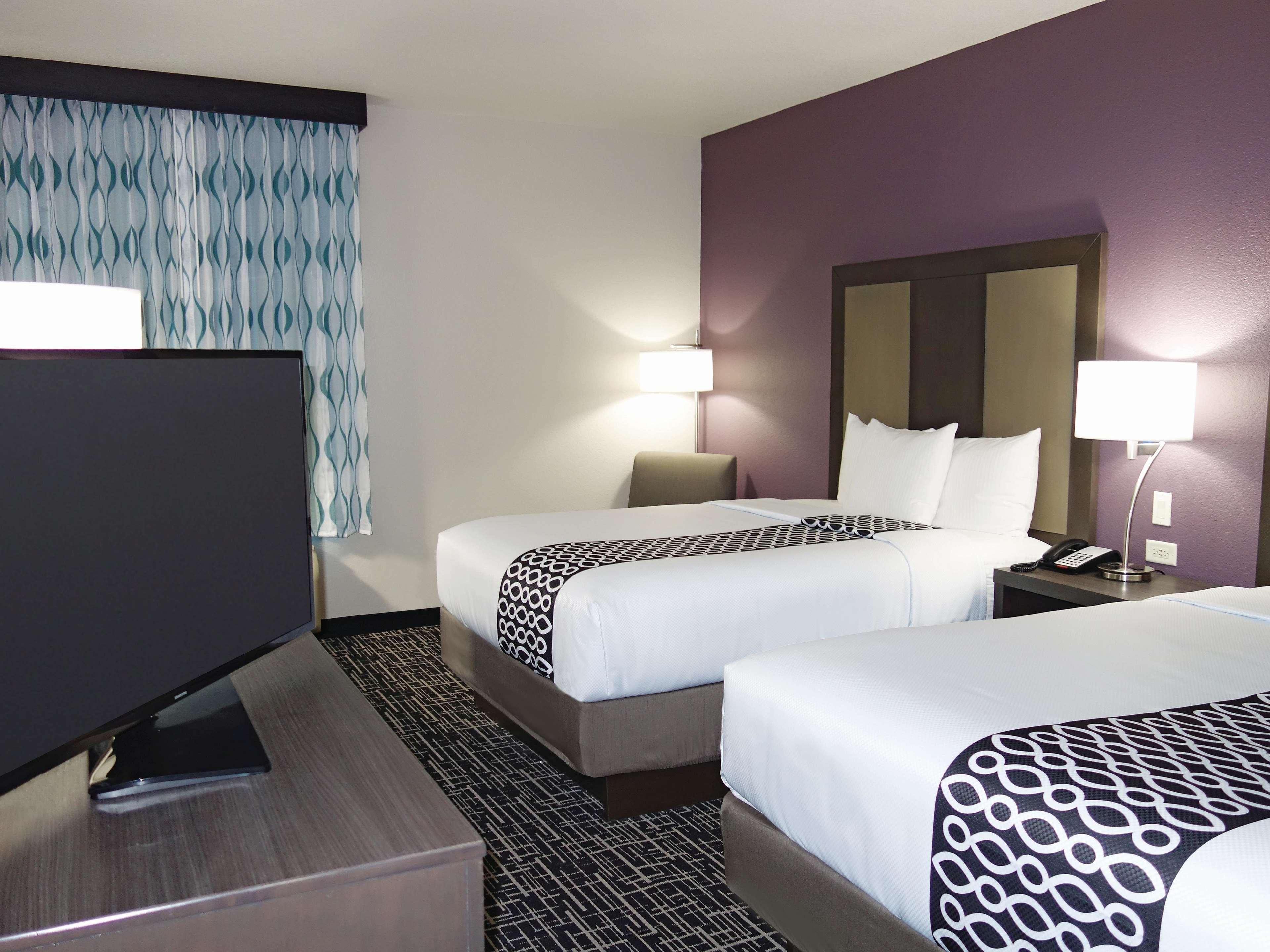 La Quinta By Wyndham Pampa Hotel Buitenkant foto
