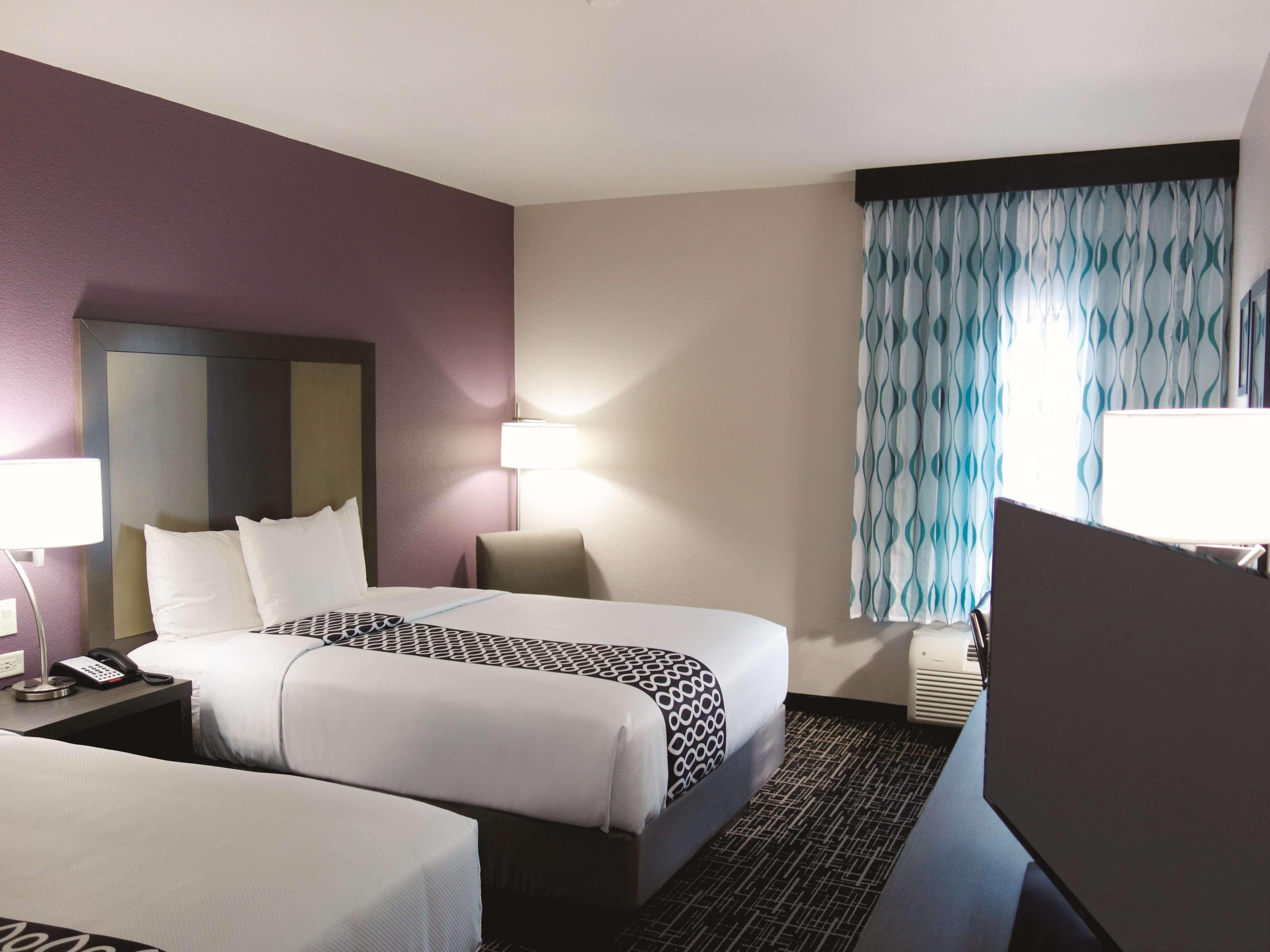 La Quinta By Wyndham Pampa Hotel Buitenkant foto