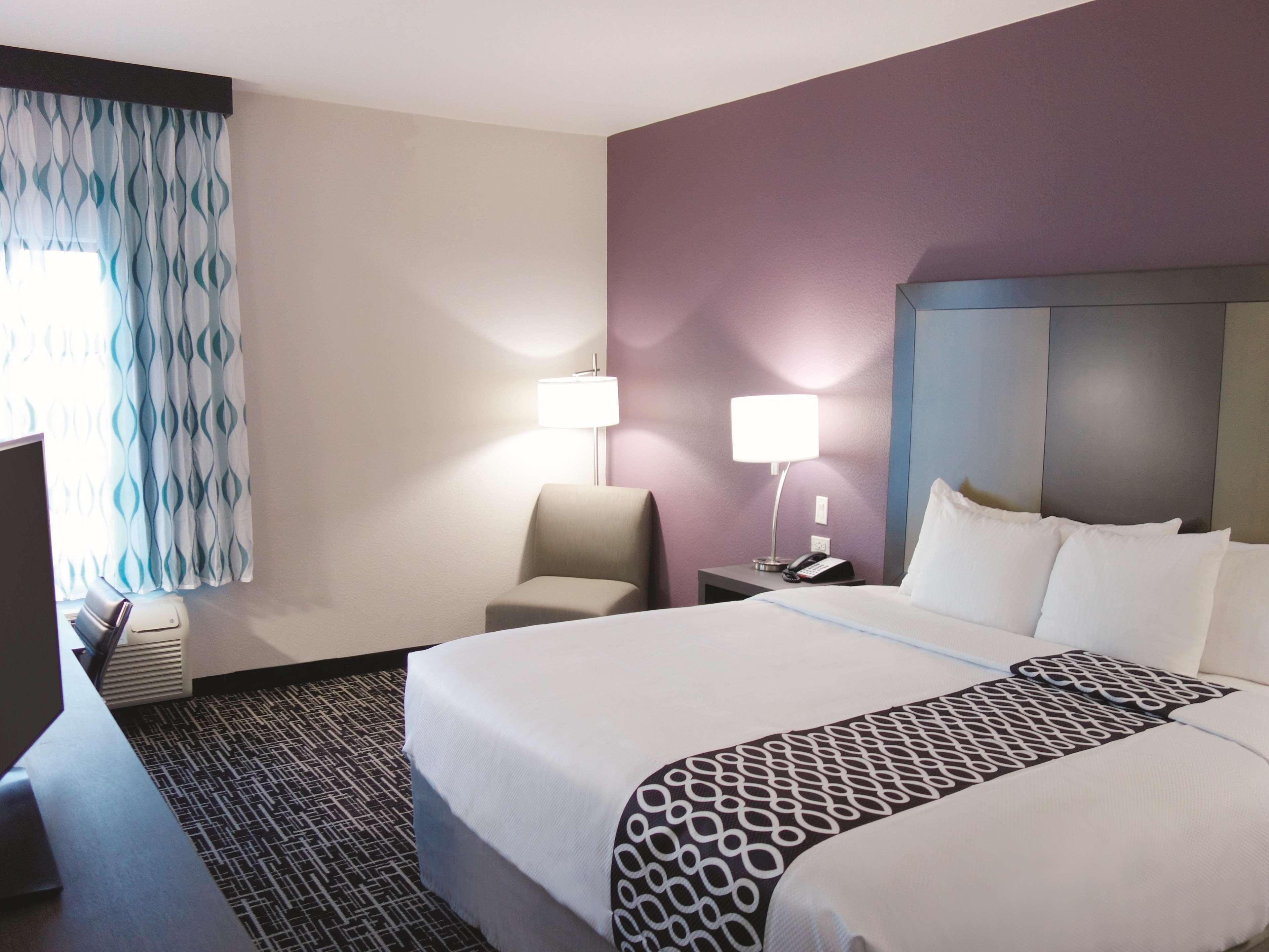 La Quinta By Wyndham Pampa Hotel Buitenkant foto