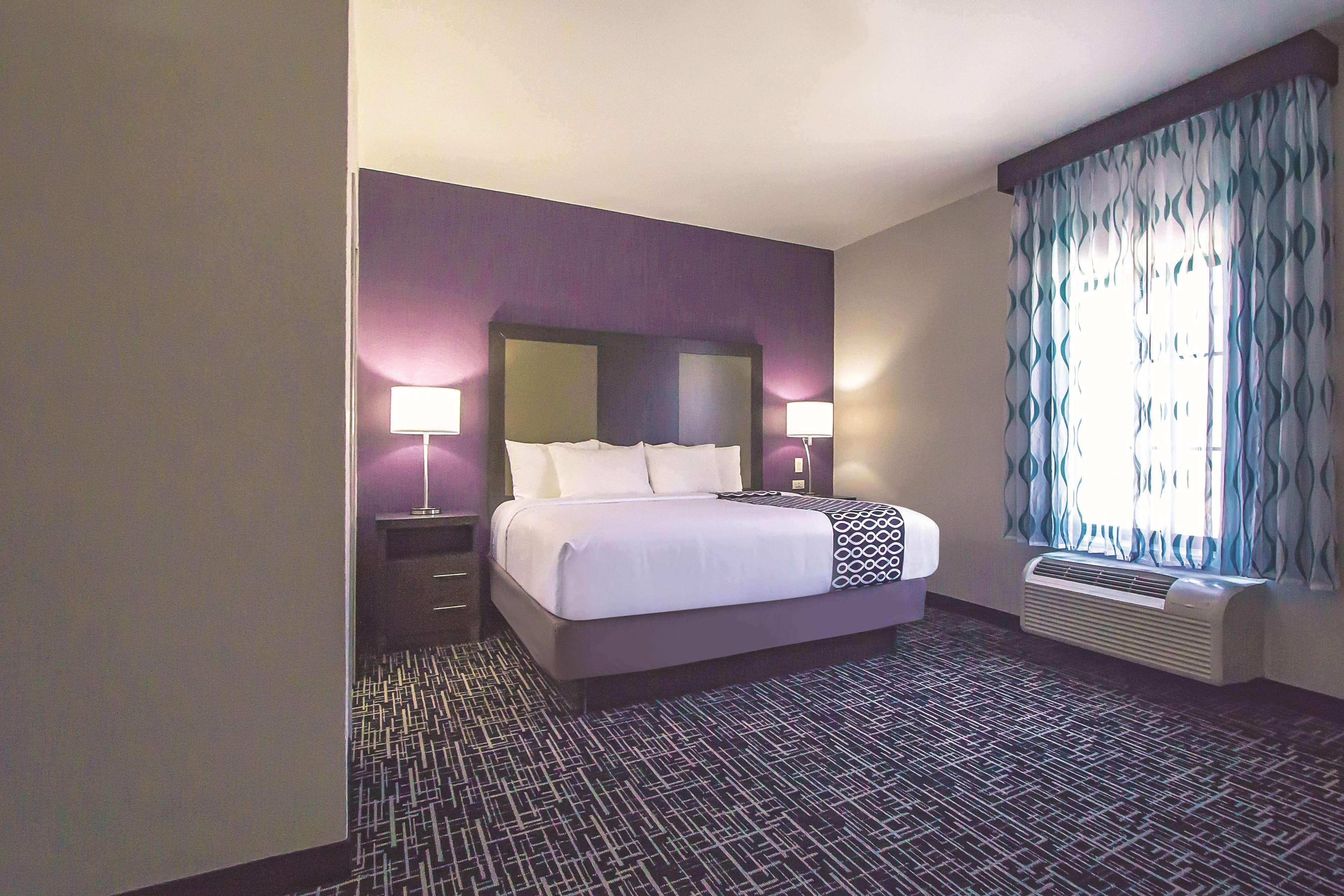 La Quinta By Wyndham Pampa Hotel Buitenkant foto