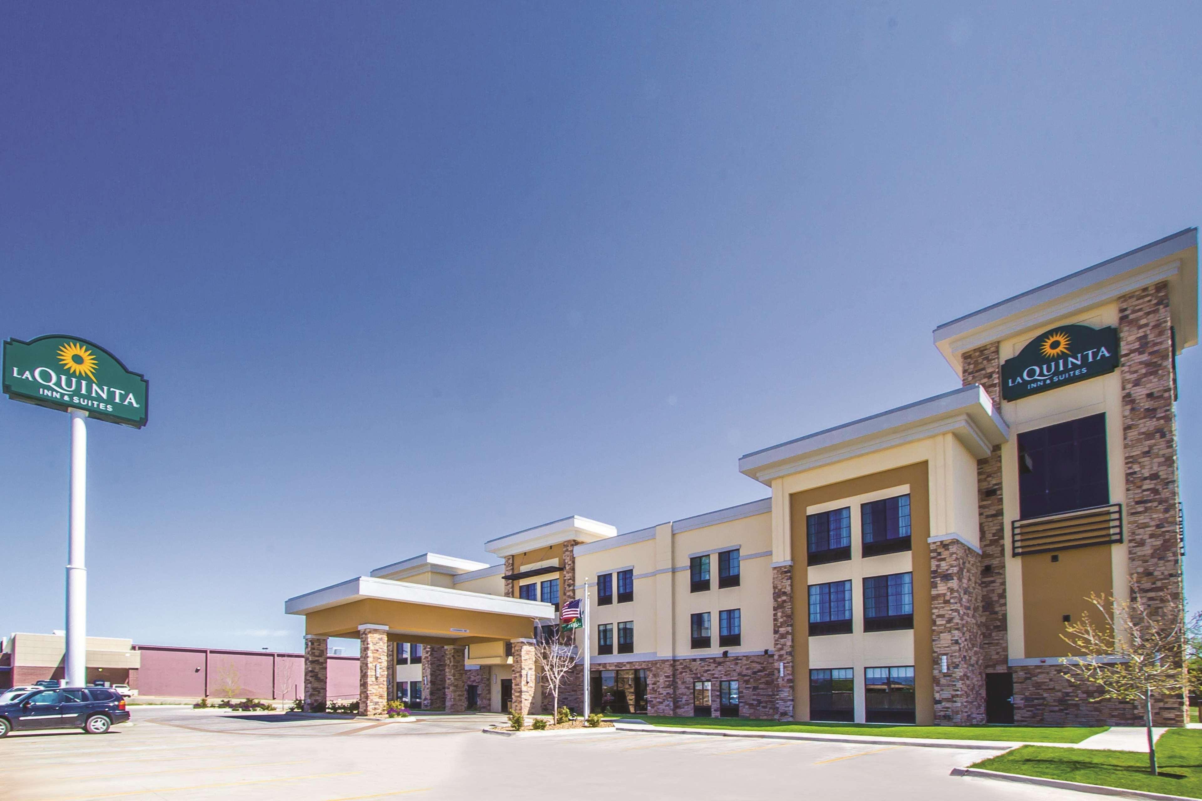 La Quinta By Wyndham Pampa Hotel Buitenkant foto