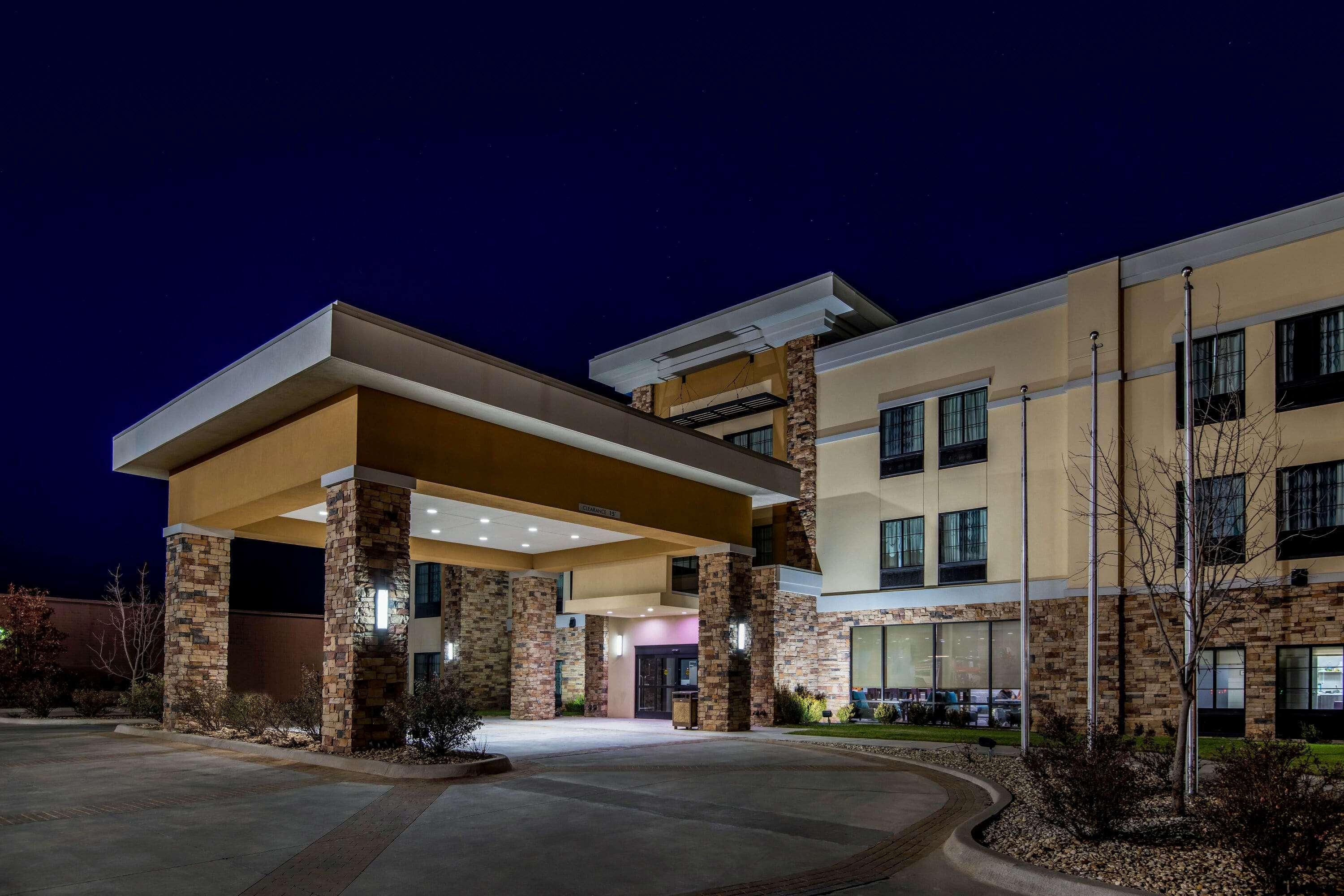 La Quinta By Wyndham Pampa Hotel Buitenkant foto