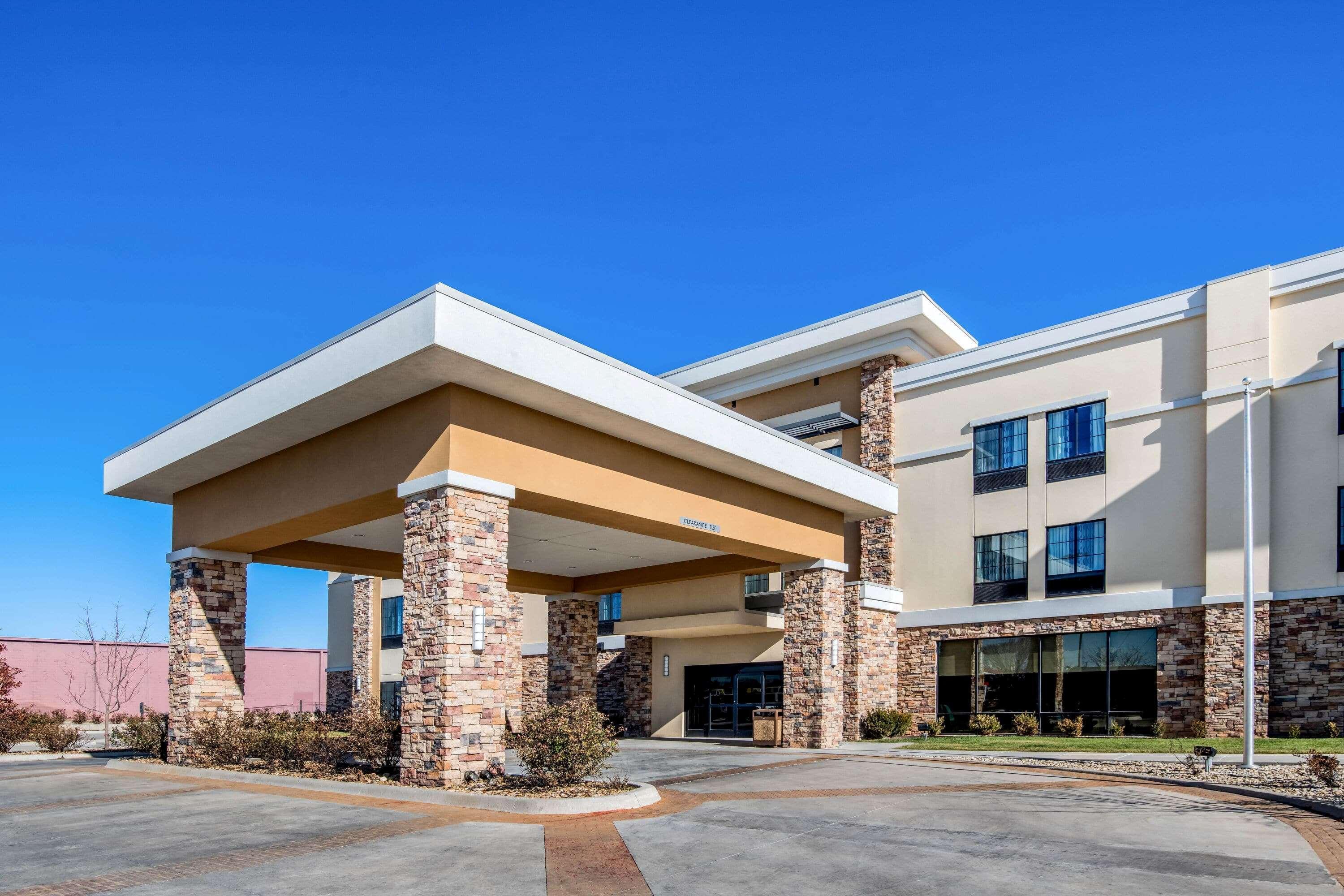 La Quinta By Wyndham Pampa Hotel Buitenkant foto
