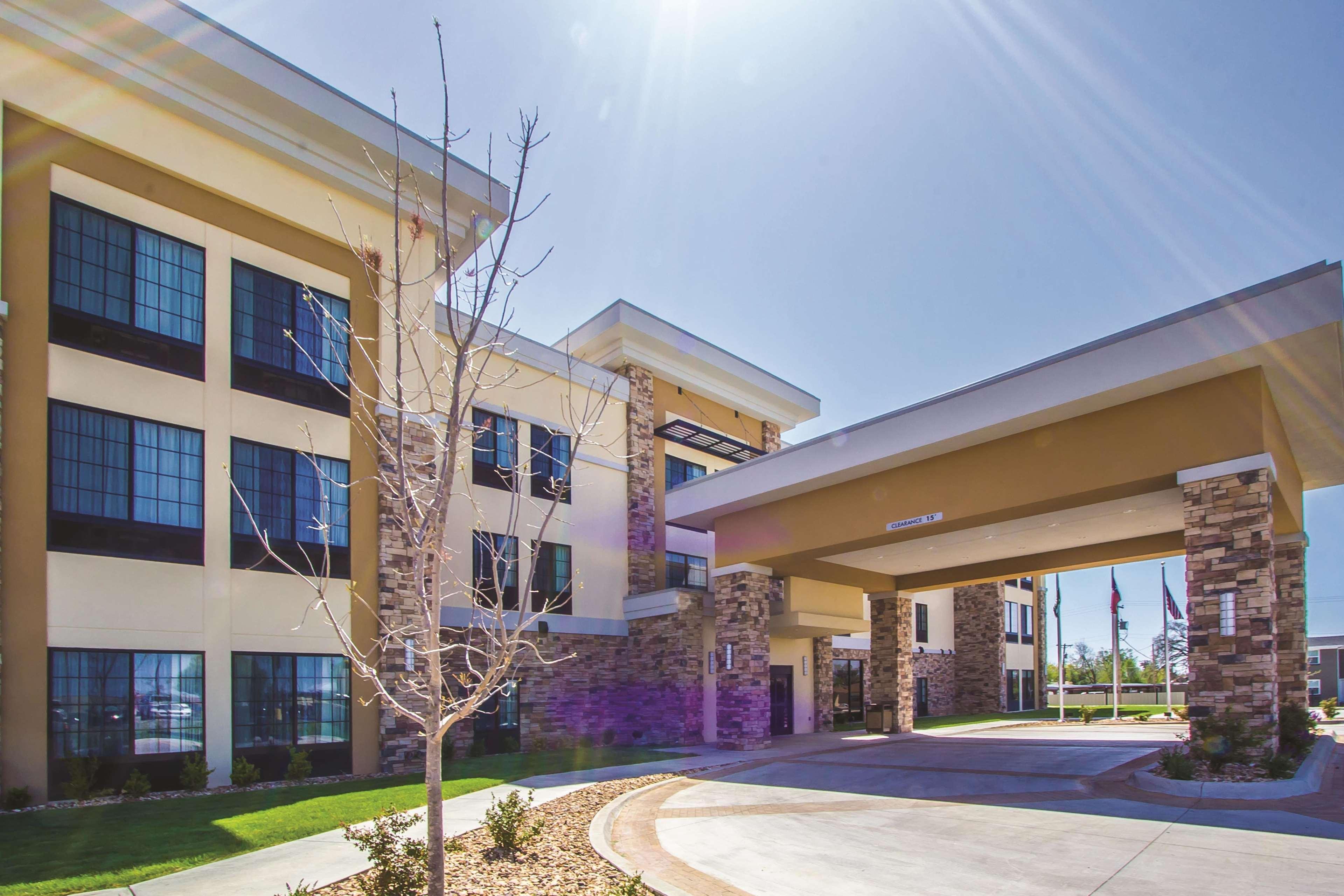 La Quinta By Wyndham Pampa Hotel Buitenkant foto